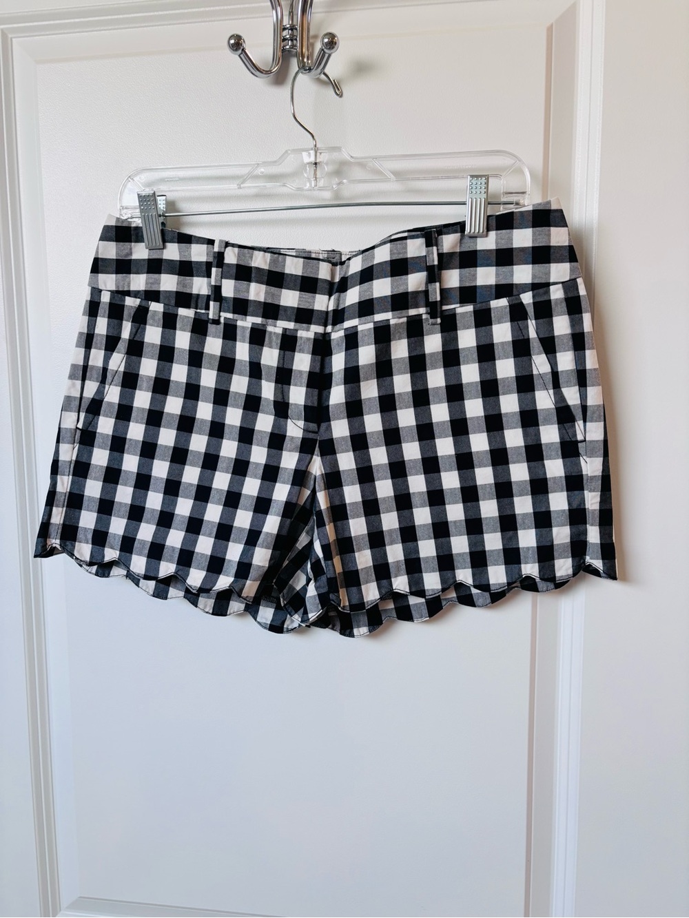 Ann Taylor Black & White Gingham Scallop Hem Shorts